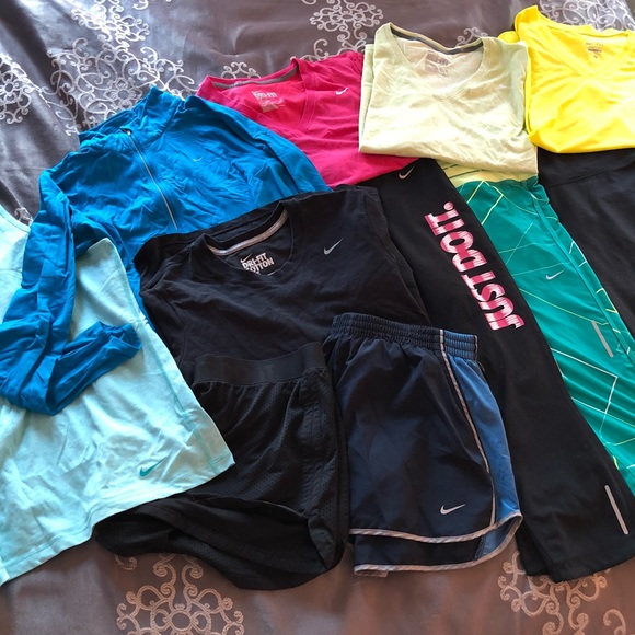 Nike lot! Perfect for your new year fitness goals - Picture 1 of 4
